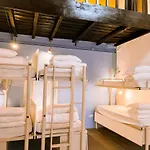 Safestay Bairro Alto Hostal Lisboa