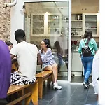 Safestay Bairro Alto Hostal *