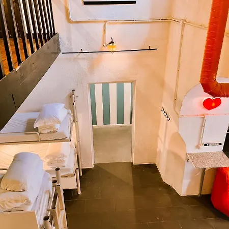 Safestay Bairro Alto بيت شباب *