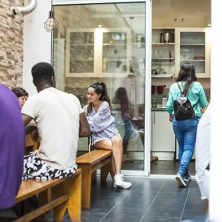 Safestay Bairro Alto بيت شباب *
