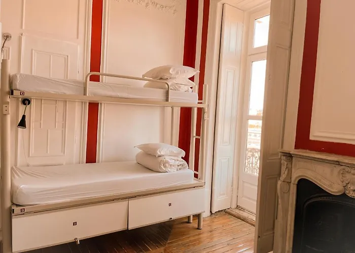 Safestay Bairro Alto بيت شباب *