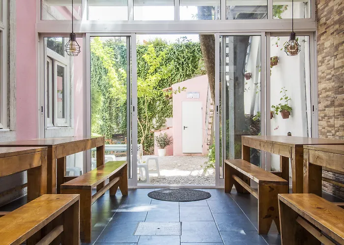 بيت شباب Safestay Bairro Alto *