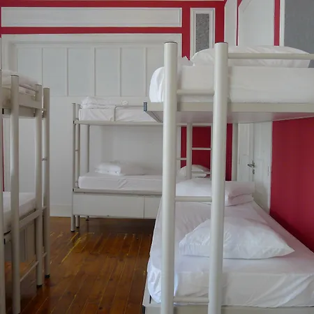 Safestay Bairro Alto 旅馆 *